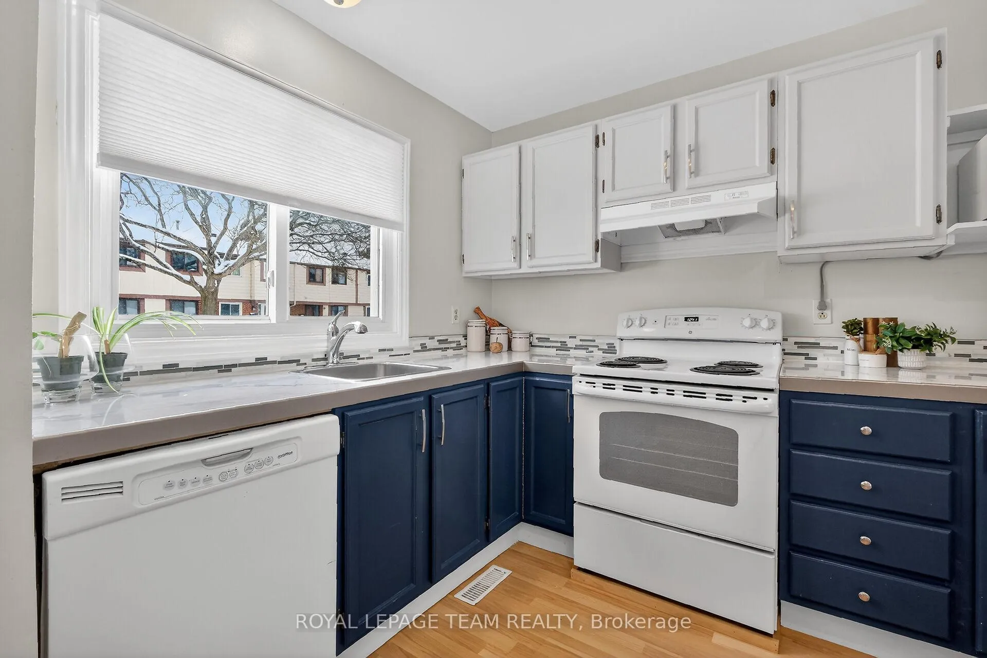 Photo 15 of 1993 Falkirk Crescent, Ottawa, Blackburn Hamlet (South) — HOMEH