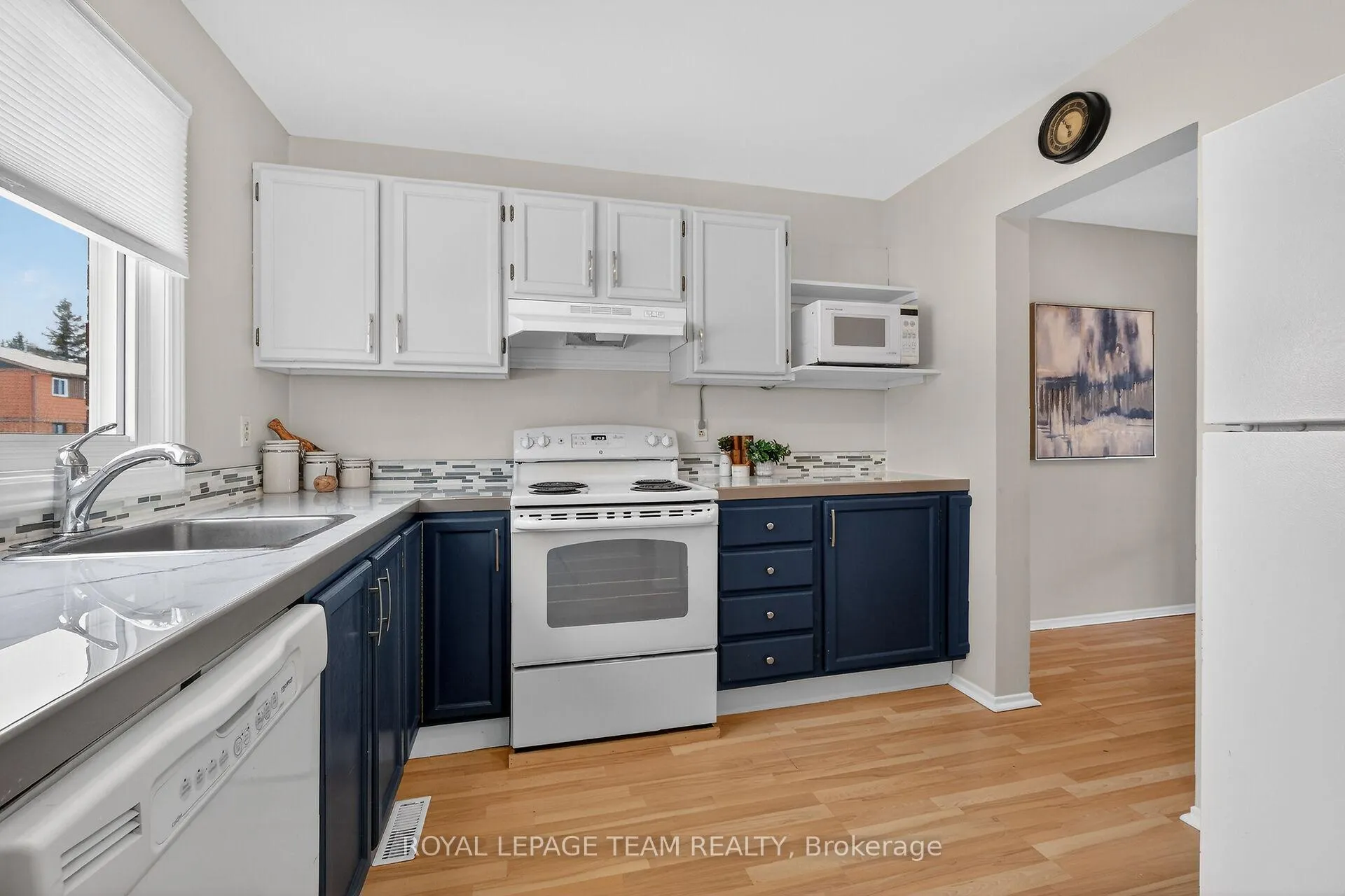 Photo 16 of 1993 Falkirk Crescent, Ottawa, Blackburn Hamlet (South) — HOMEH