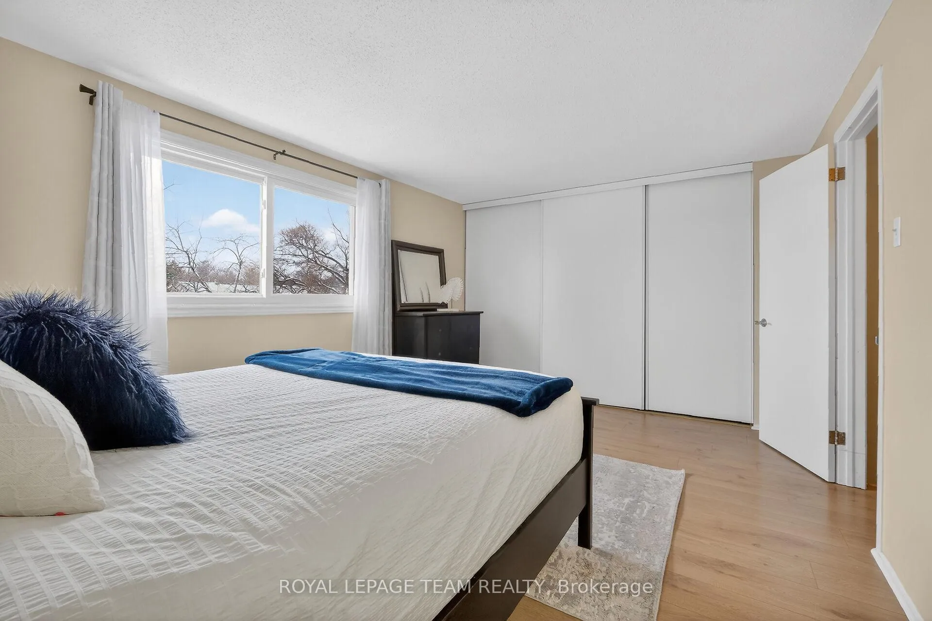 Photo 25 of 1993 Falkirk Crescent, Ottawa, Blackburn Hamlet (South) — HOMEH