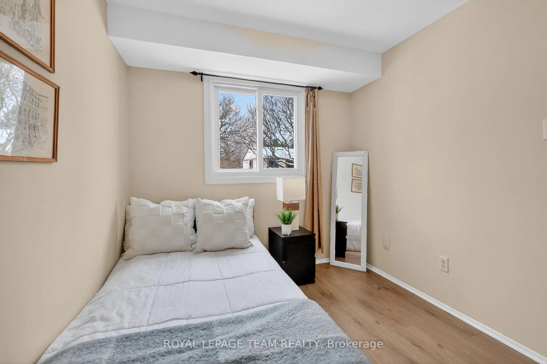 Photo 33 of 1993 Falkirk Crescent, Ottawa, Blackburn Hamlet (South) — HOMEH