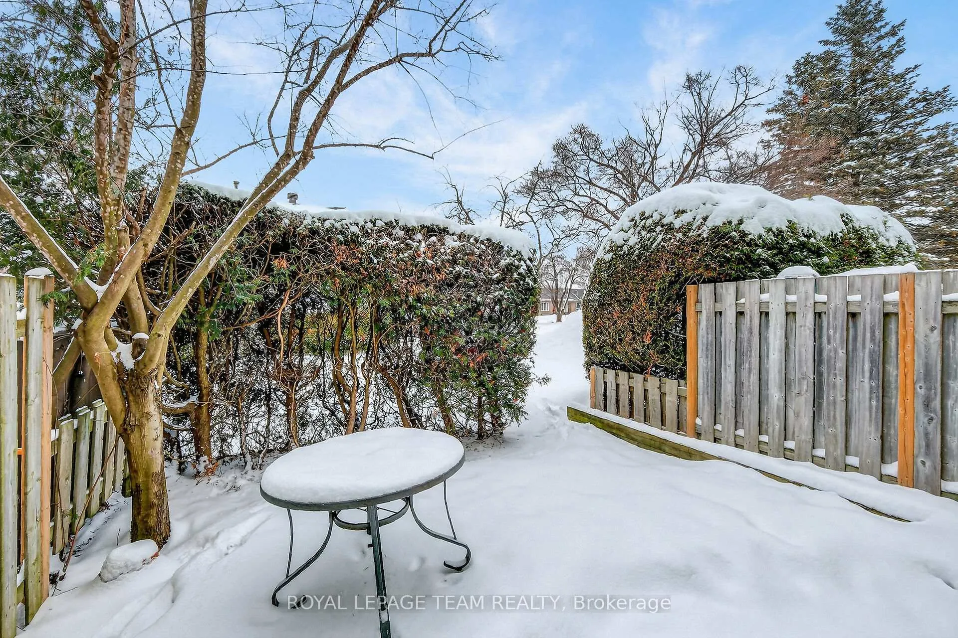 Photo 42 of 1993 Falkirk Crescent, Ottawa, Blackburn Hamlet (South) — HOMEH