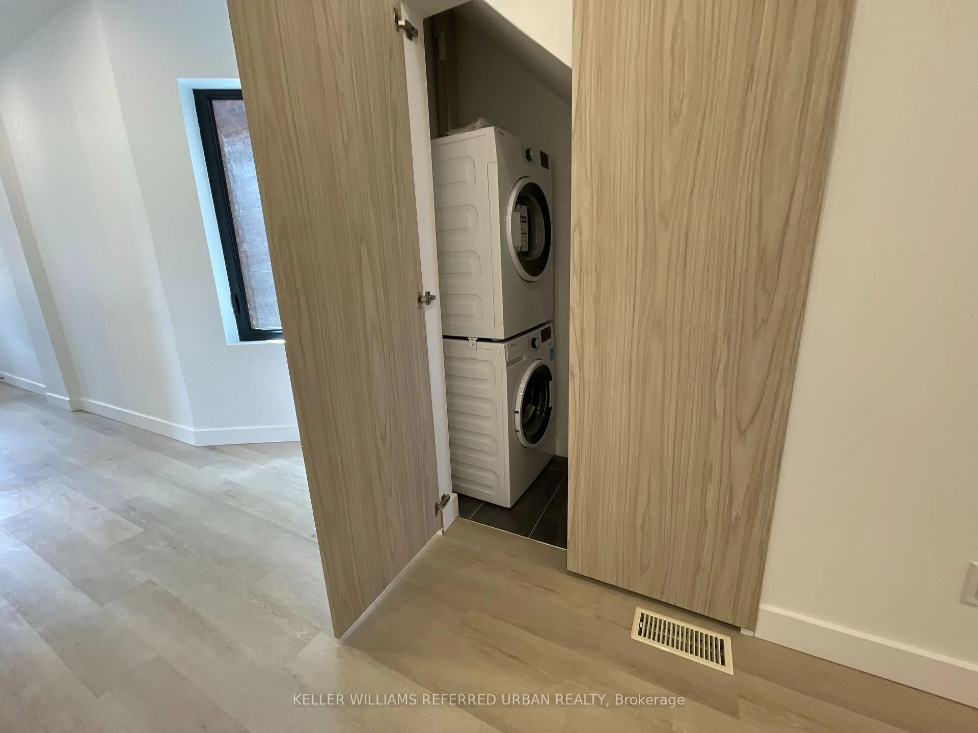 Photo 10 of Unit Main, 1821 Davenport Road, Toronto, Weston-Pellam Park — HOMEH