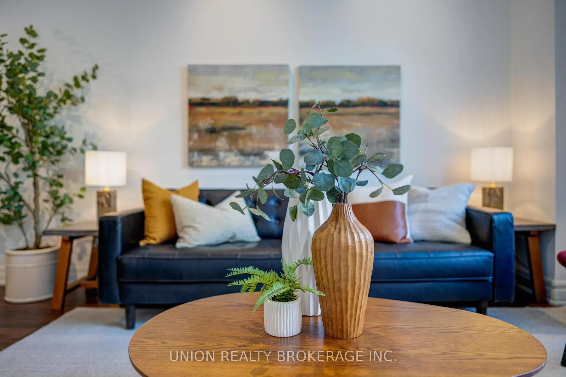 Photo 4 of 443C Queen Street E, Toronto, Moss Park — HOMEH