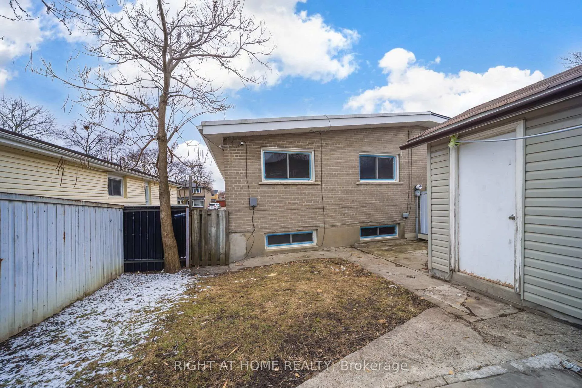 Photo 50 of 33 Stanley Court, Brampton, Brampton South — HOMEH