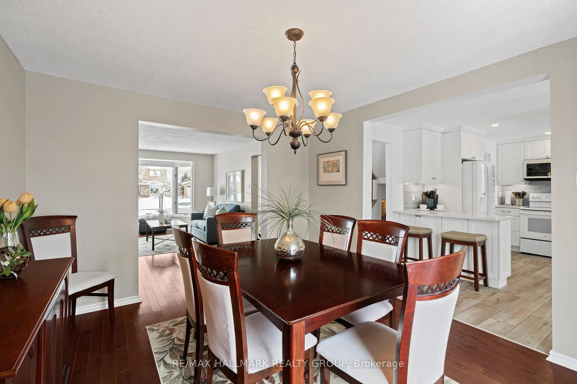 Photo 9 of 6068 Meadowglen Drive, Ottawa, Chapel Hill — HOMEH