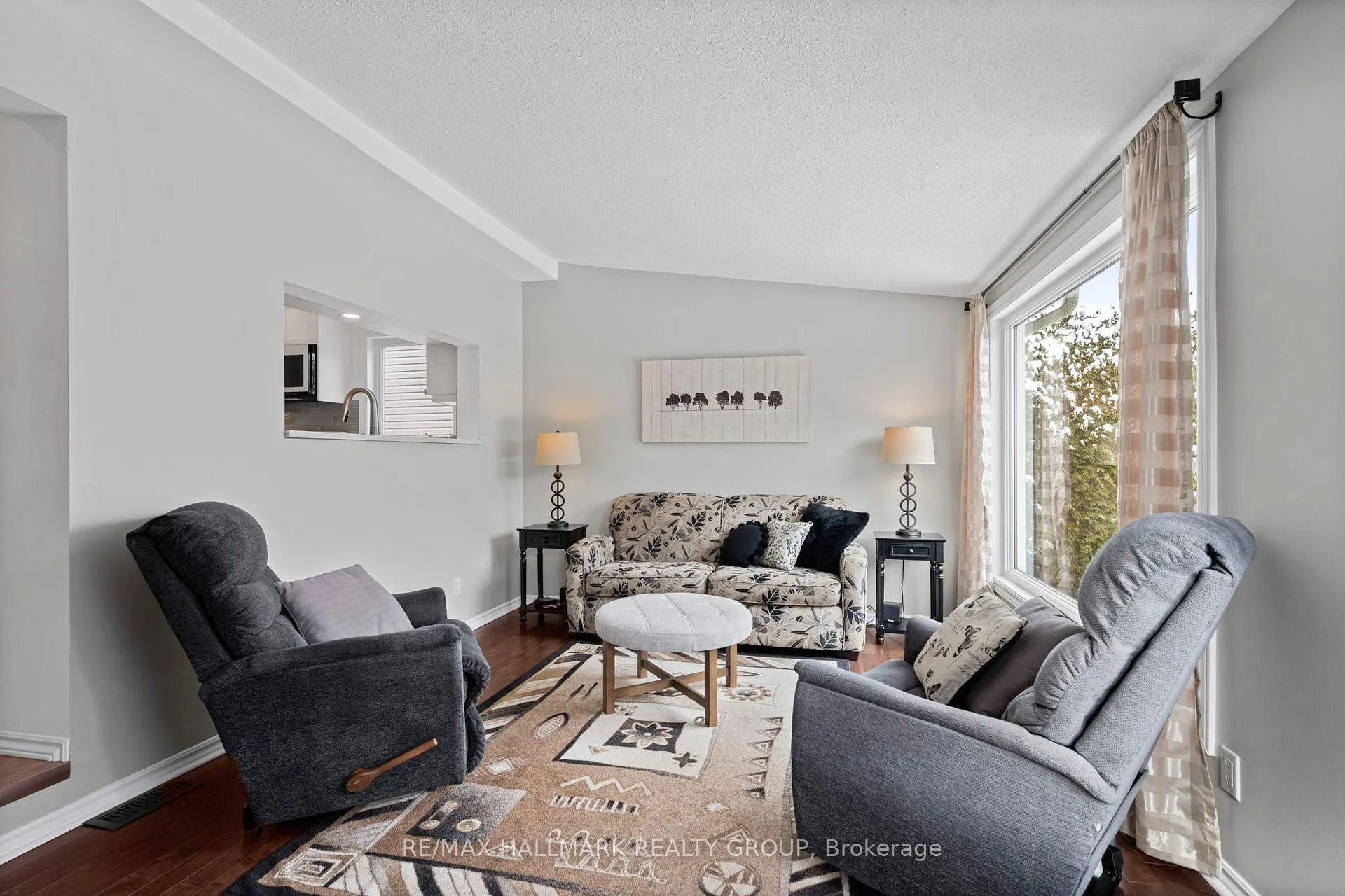 Photo 15 of 6068 Meadowglen Drive, Ottawa, Chapel Hill — HOMEH