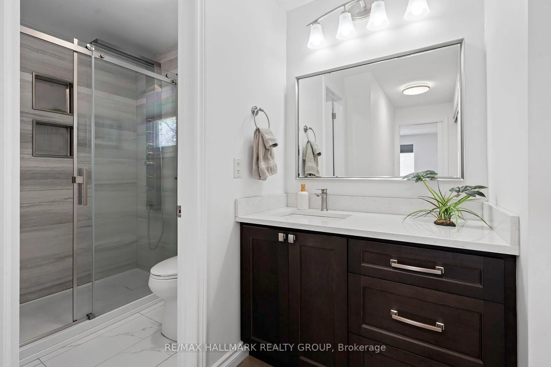 Photo 21 of 6068 Meadowglen Drive, Ottawa, Chapel Hill — HOMEH