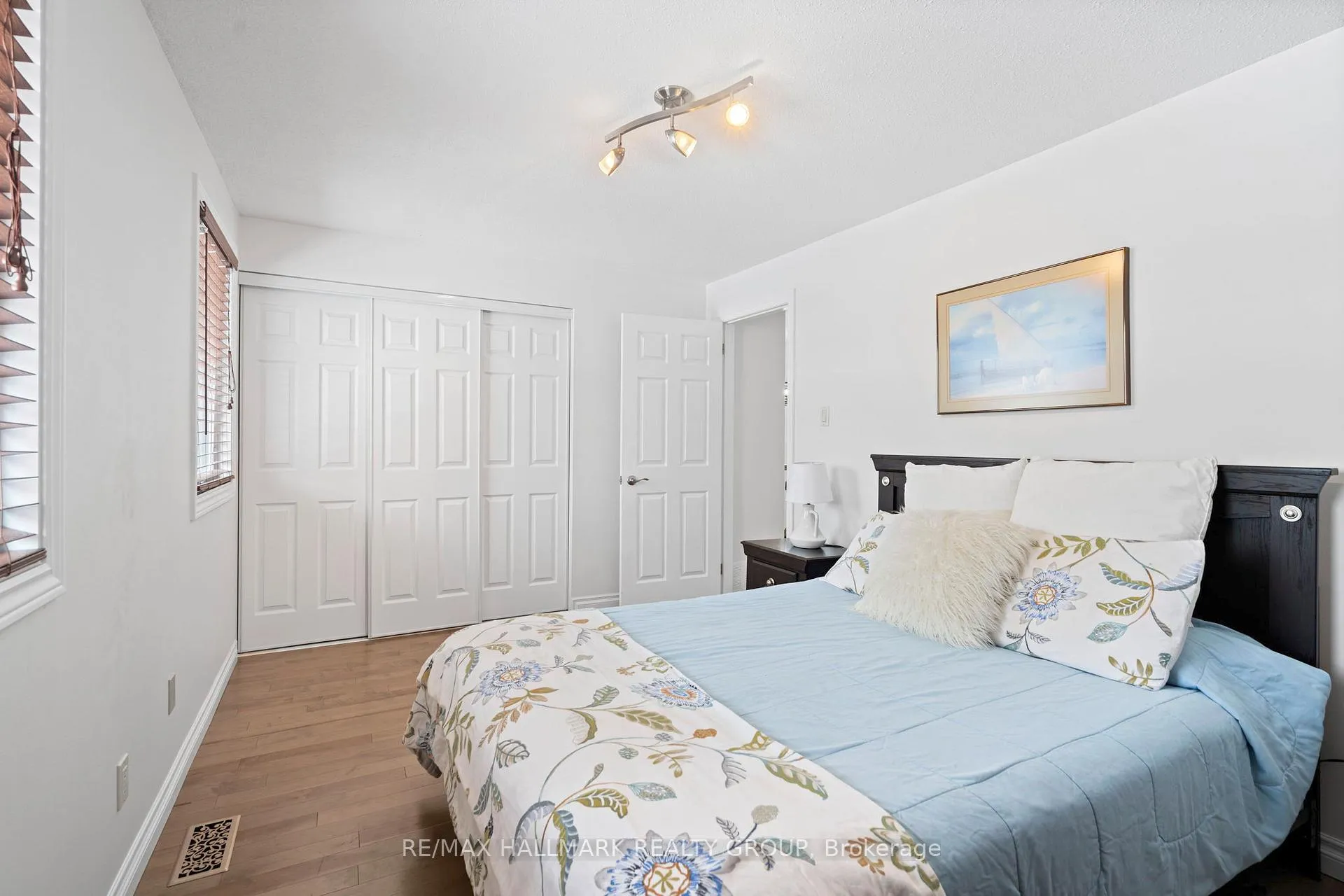 Photo 24 of 6068 Meadowglen Drive, Ottawa, Chapel Hill — HOMEH