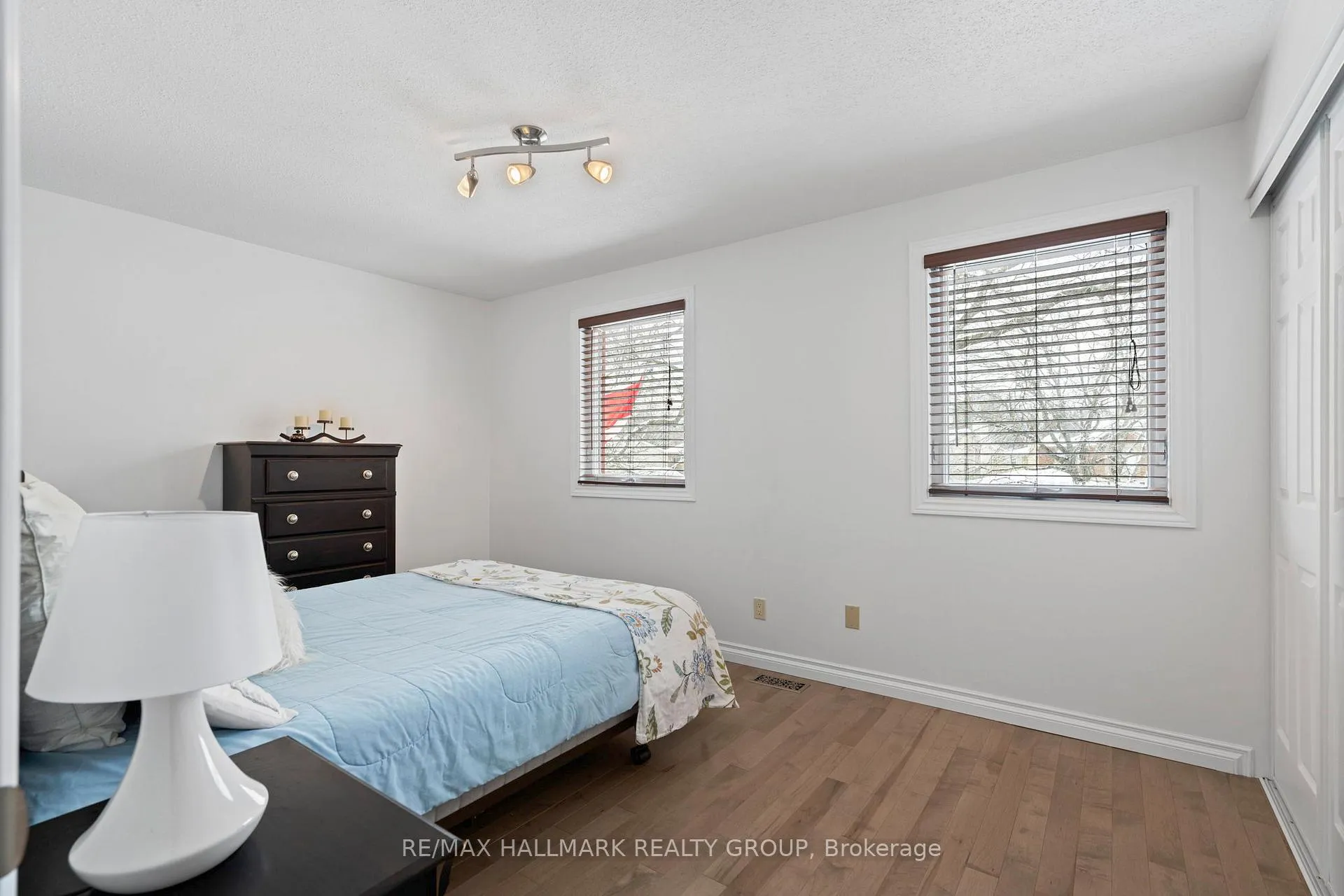 Photo 25 of 6068 Meadowglen Drive, Ottawa, Chapel Hill — HOMEH