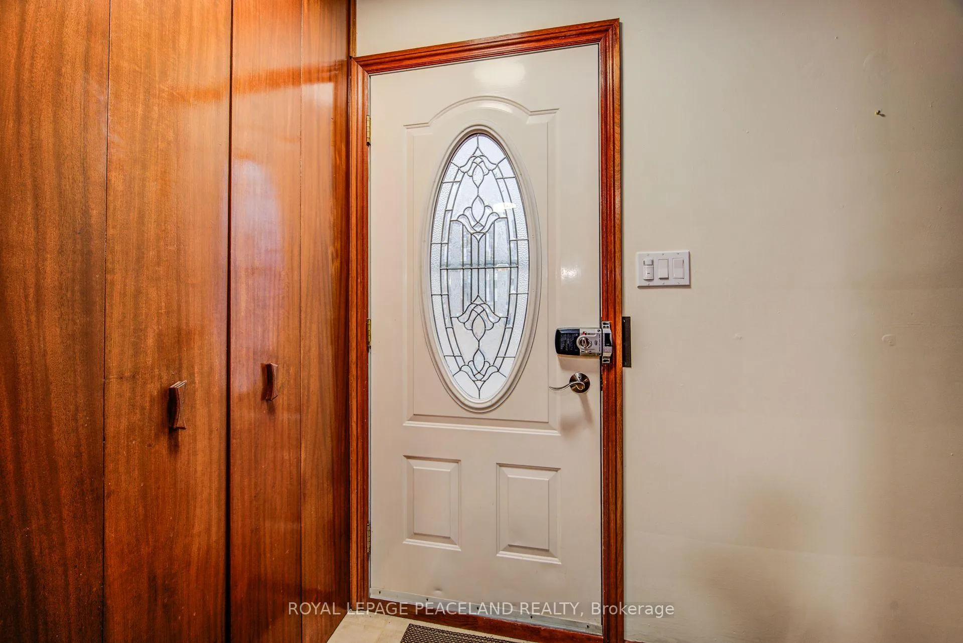 Photo 5 of 239 Winfield Avenue, Waterloo, Lincoln Heights — HOMEH