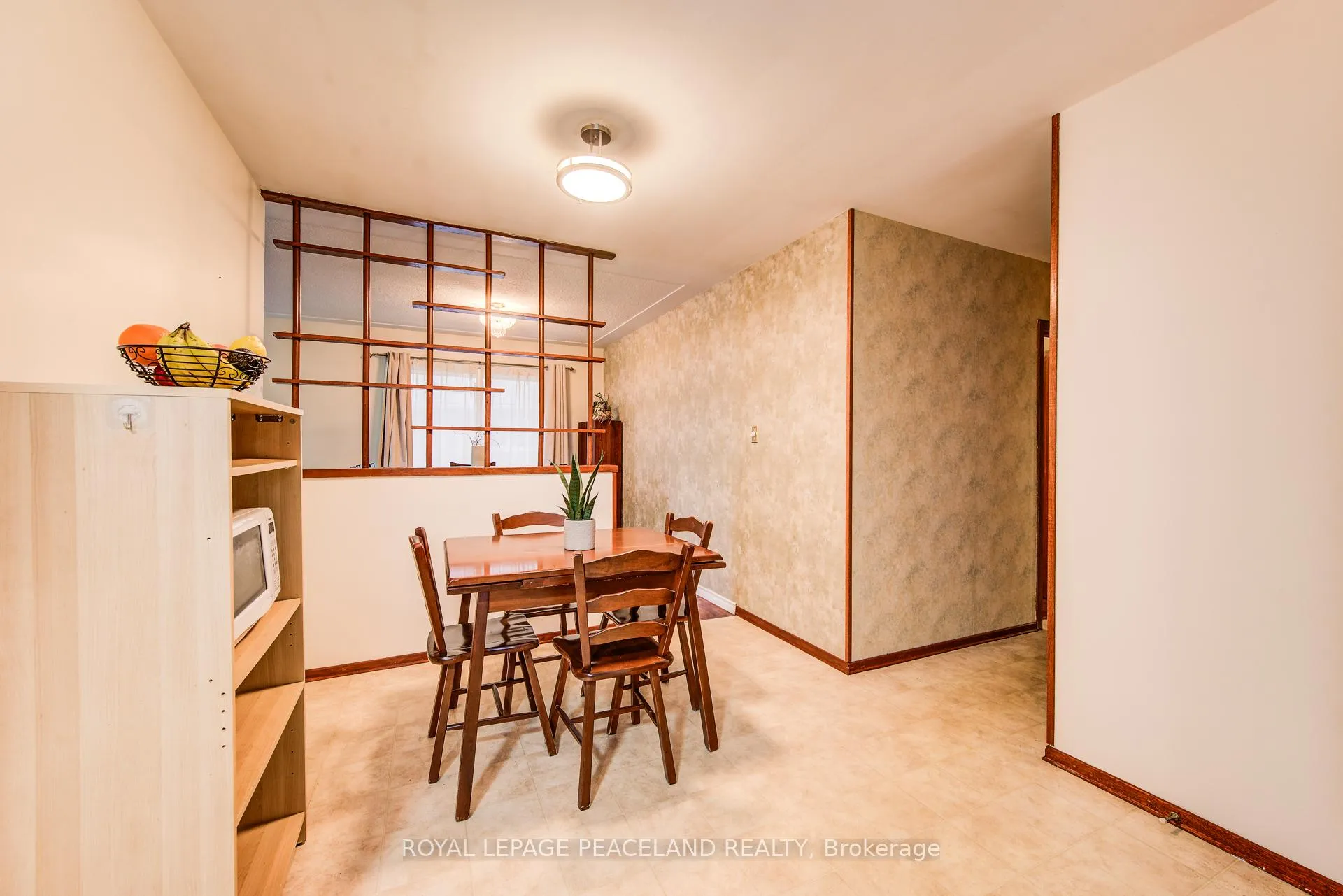 Photo 9 of 239 Winfield Avenue, Waterloo, Lincoln Heights — HOMEH