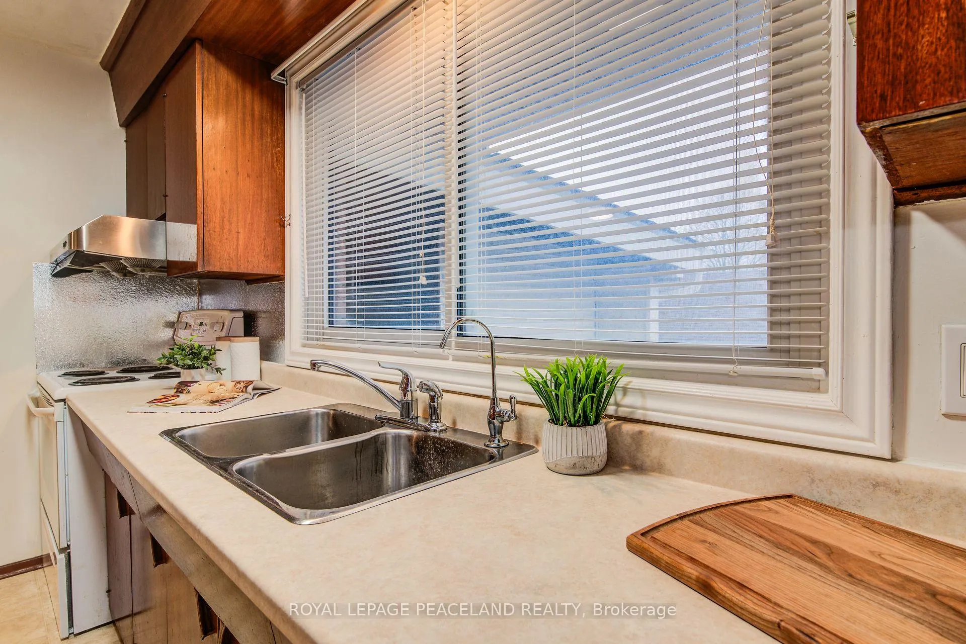 Photo 21 of 239 Winfield Avenue, Waterloo, Lincoln Heights — HOMEH