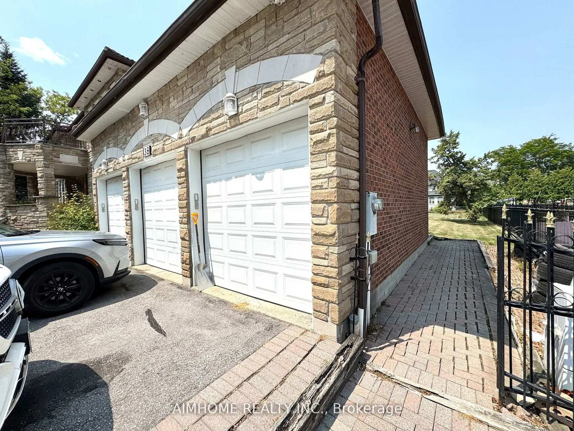 Photo 4 of 38 Lee (Basement) Avenue, Markham, Milliken Mills East — HOMEH