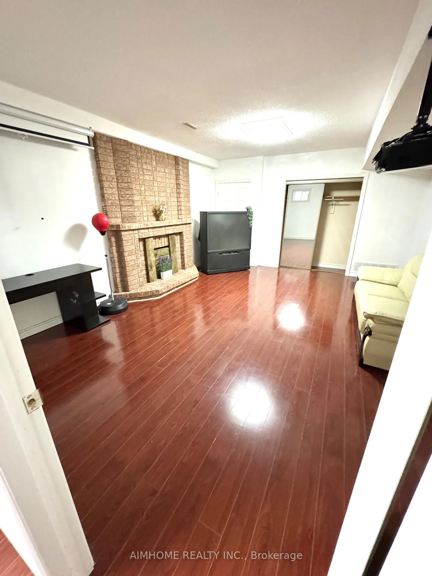 Photo 17 of 38 Lee (Basement) Avenue, Markham, Milliken Mills East — HOMEH