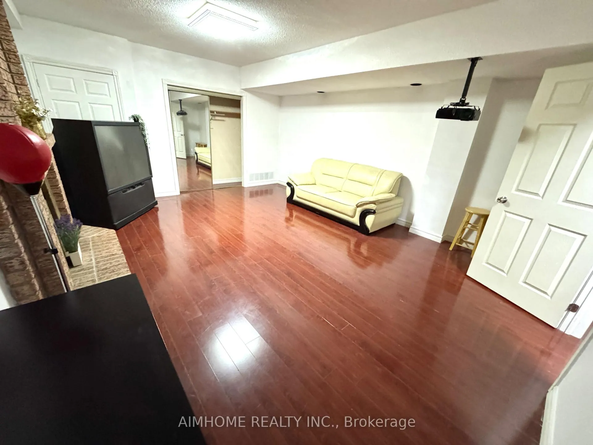 Photo 18 of 38 Lee (Basement) Avenue, Markham, Milliken Mills East — HOMEH