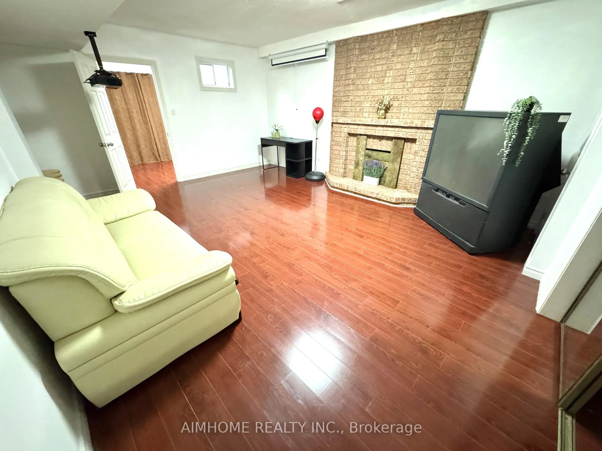 Photo 19 of 38 Lee (Basement) Avenue, Markham, Milliken Mills East — HOMEH