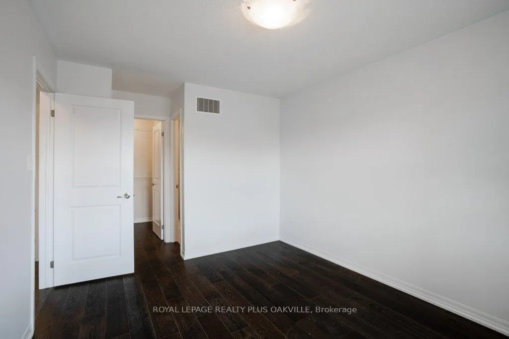 Photo 32 of 211 Betsy Drive, Oakville, Glenorchy — HOMEH