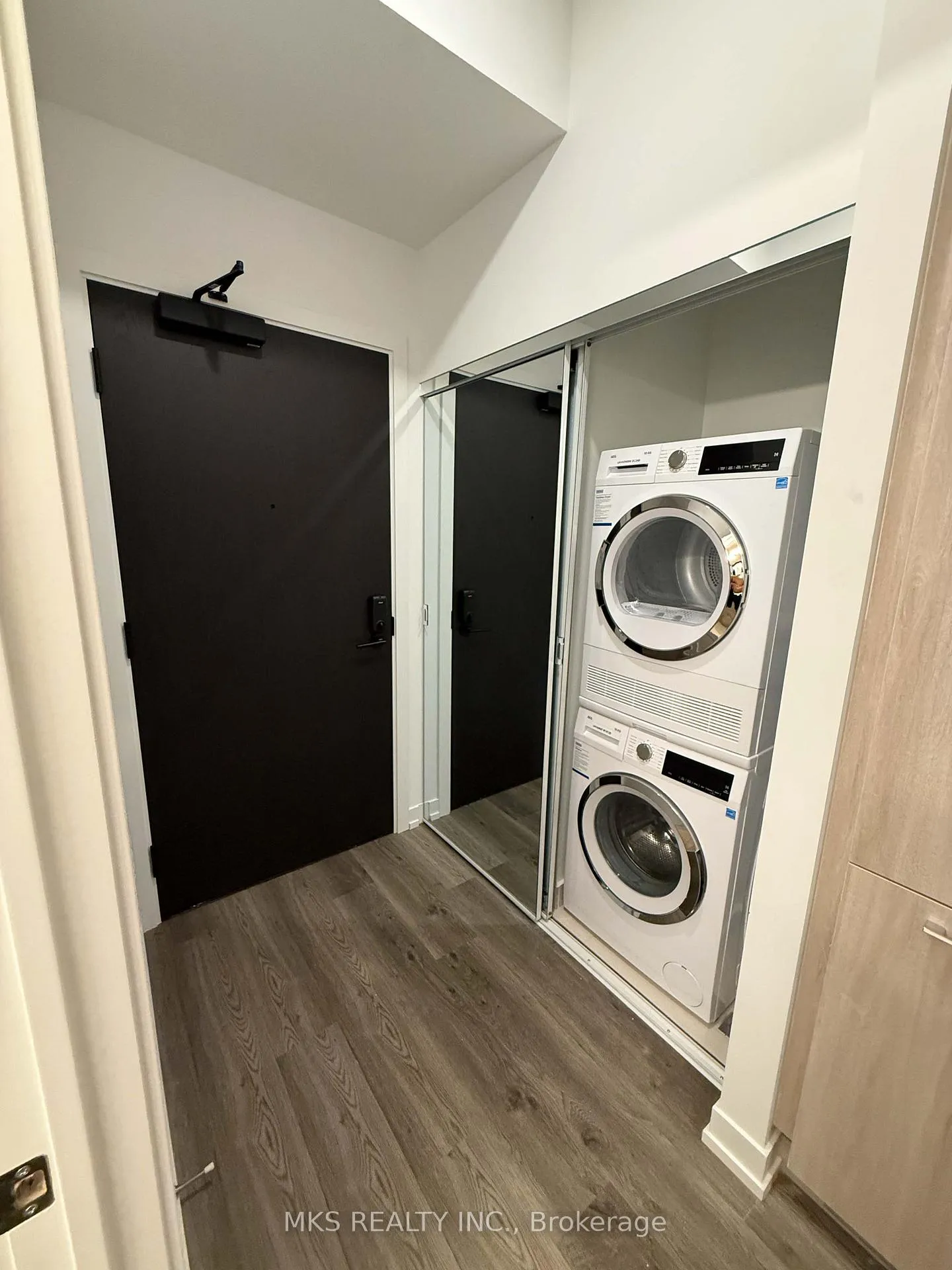 Photo 5 of Unit 309, 771 Yonge Street, Toronto, The Annex — HOMEH
