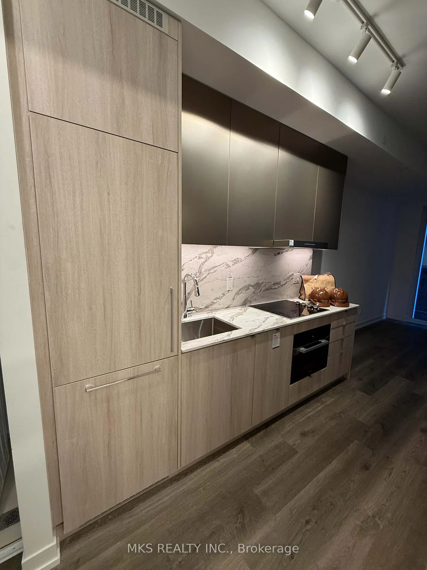 Photo 6 of Unit 309, 771 Yonge Street, Toronto, The Annex — HOMEH