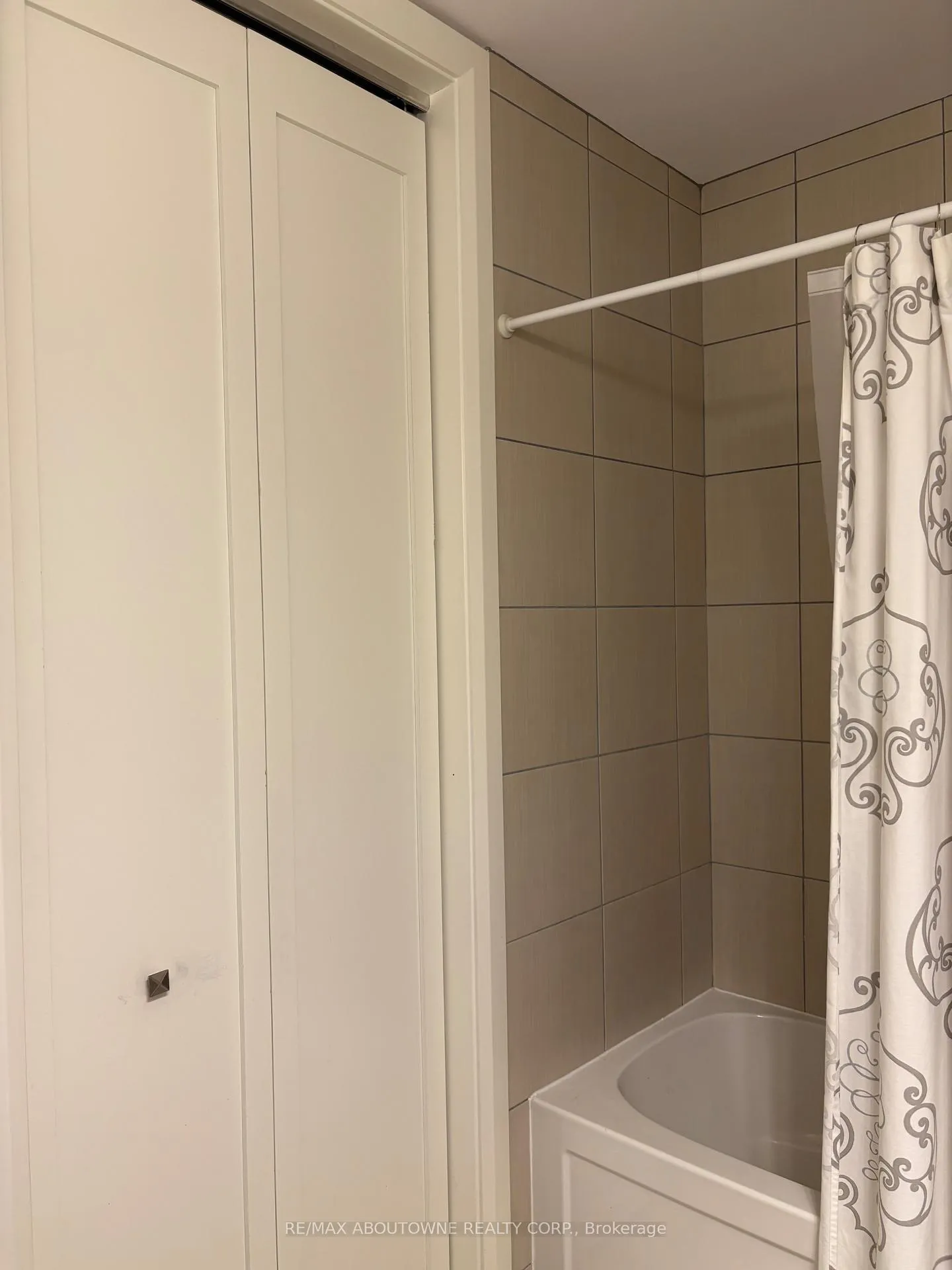 Photo 16 of Unit 419, 118 King Street E, Hamilton, Beasley — HOMEH