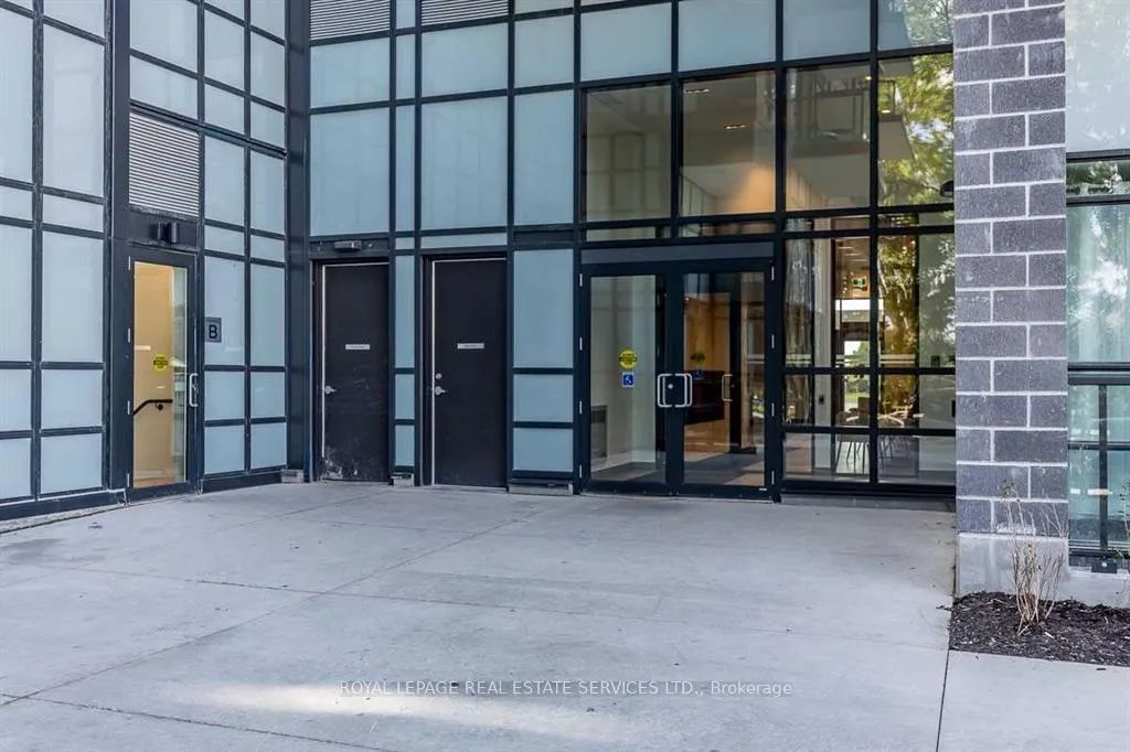 Photo 3 of Unit 203, 681 Yonge Street, Barrie, Painswick South — HOMEH