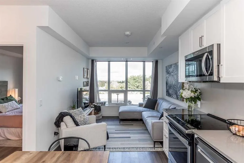 Photo 8 of Unit 203, 681 Yonge Street, Barrie, Painswick South — HOMEH