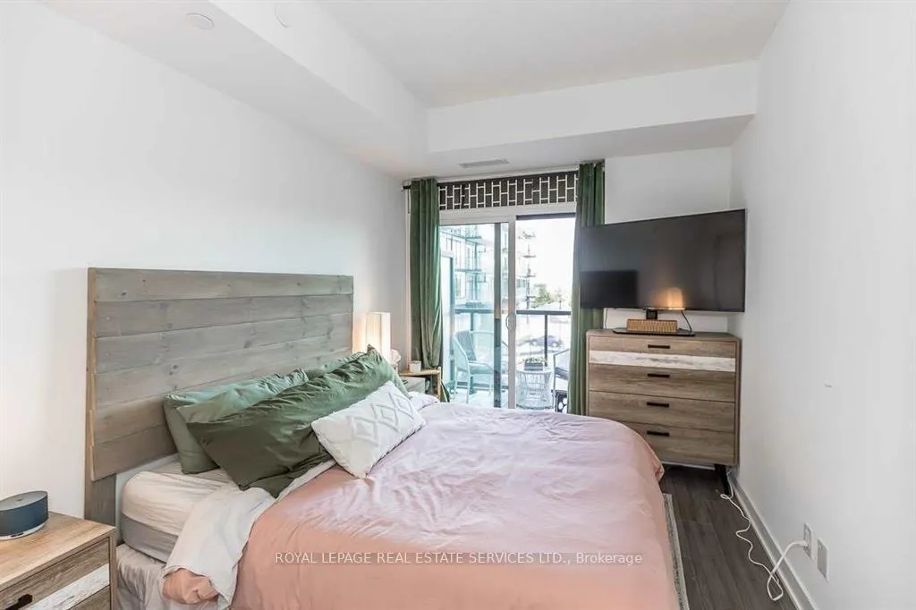 Photo 12 of Unit 203, 681 Yonge Street, Barrie, Painswick South — HOMEH