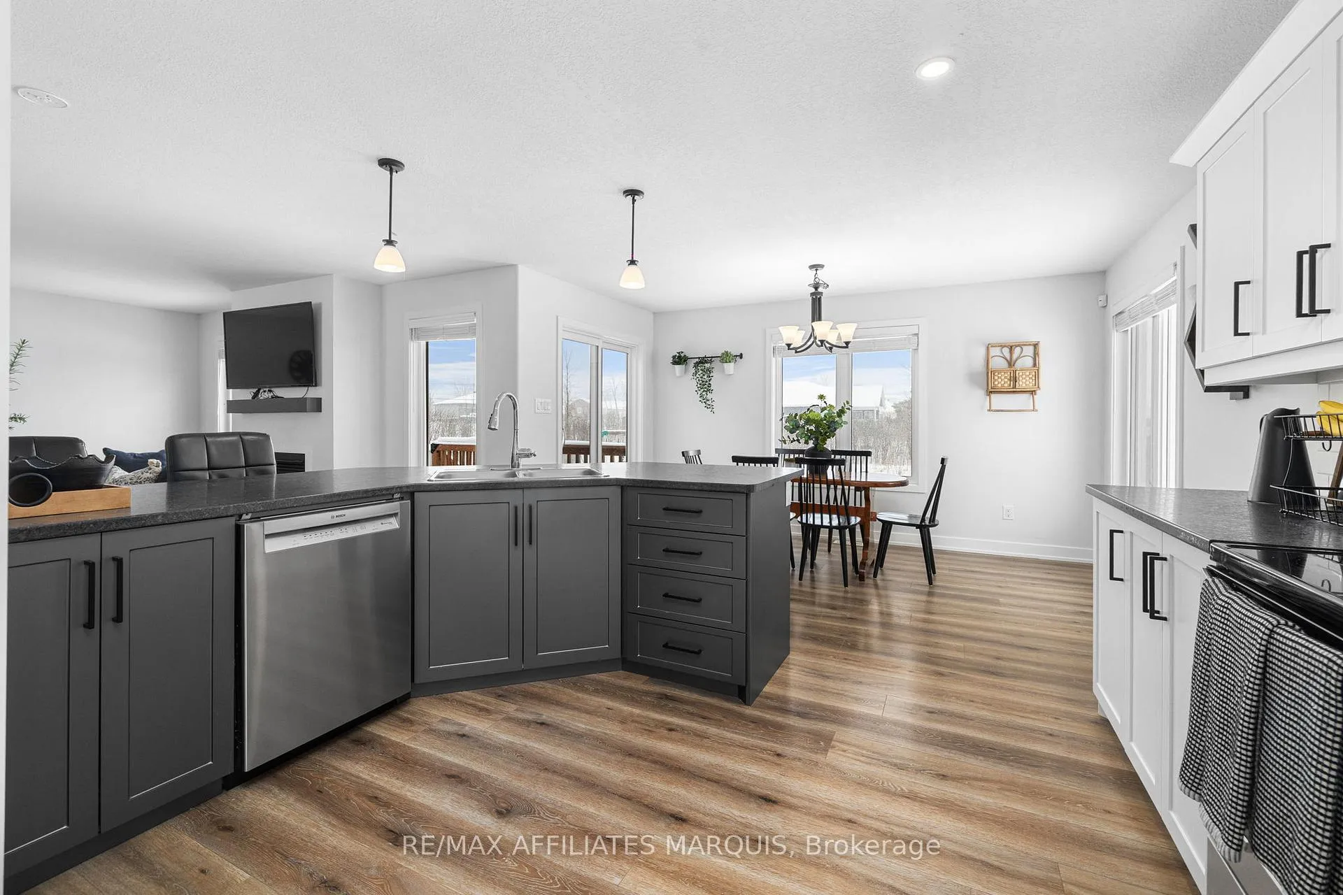 Photo 16 of 9 Joseph Way, Rideau Lakes, Rideau Lakes (South Elmsley) Twp — HOMEH