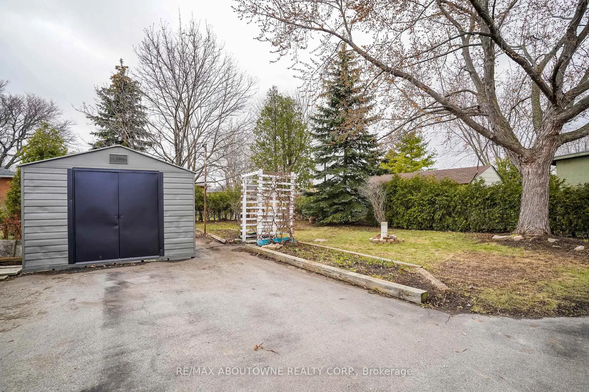Photo 8 of 96 Mohawk Road E, Hamilton, Greeningdon — HOMEH