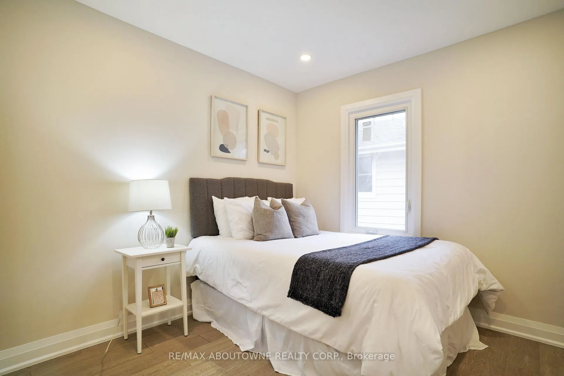 Photo 34 of 96 Mohawk Road E, Hamilton, Greeningdon — HOMEH