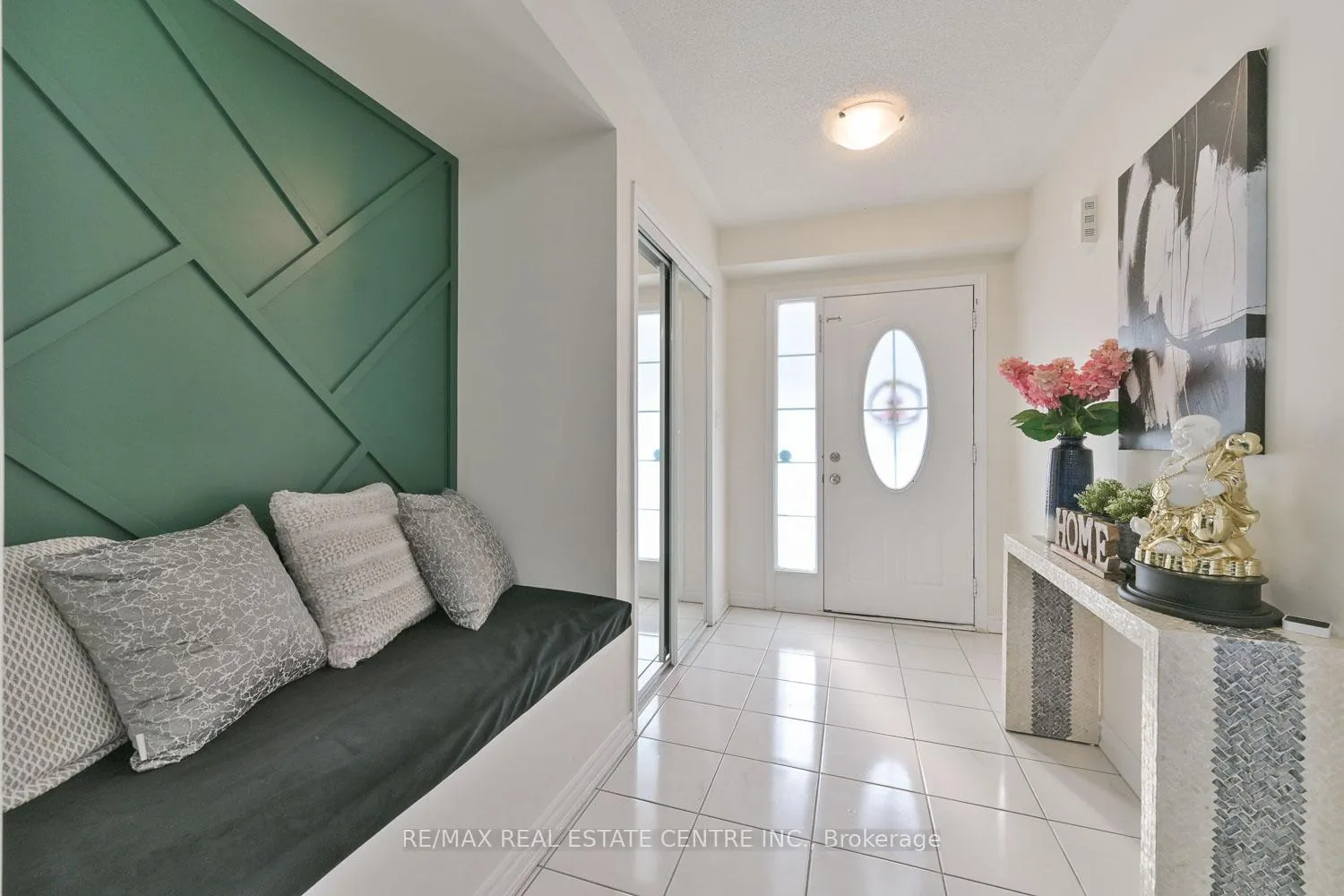Photo 4 of 2785 Sapphire Drive, Pickering, Rural Pickering — HOMEH