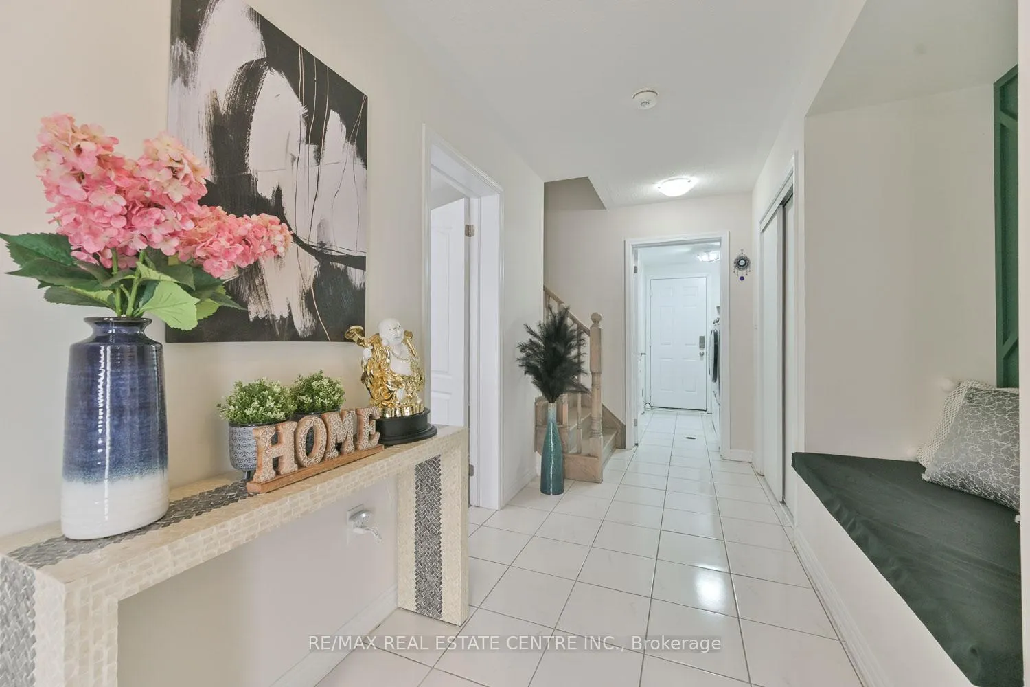 Photo 5 of 2785 Sapphire Drive, Pickering, Rural Pickering — HOMEH