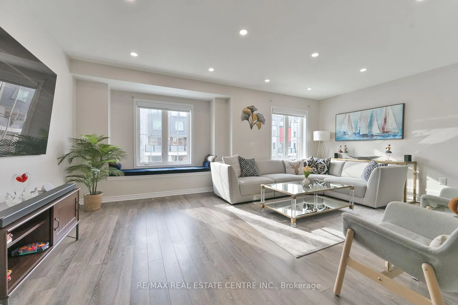 Photo 7 of 2785 Sapphire Drive, Pickering, Rural Pickering — HOMEH
