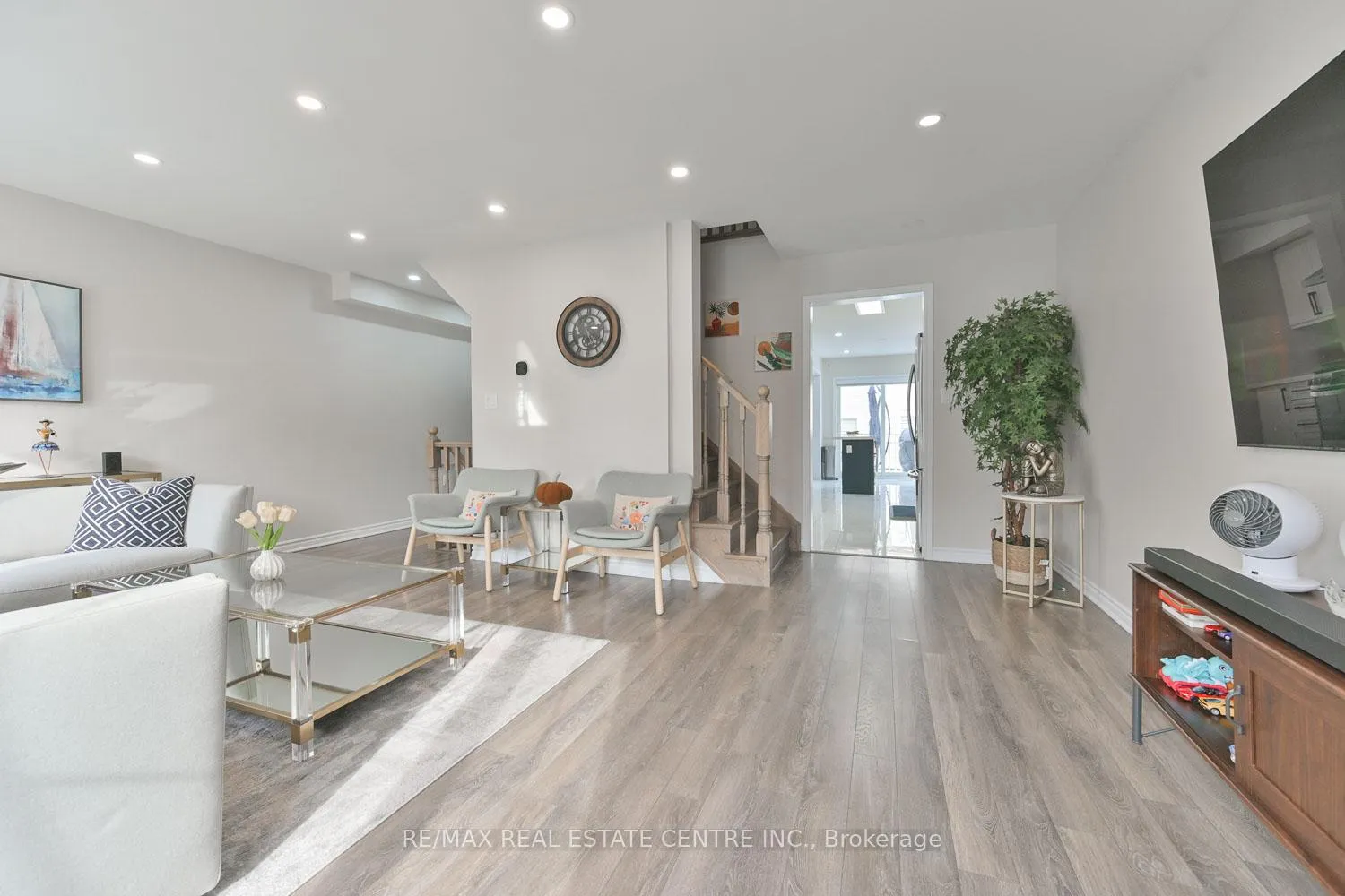 Photo 8 of 2785 Sapphire Drive, Pickering, Rural Pickering — HOMEH