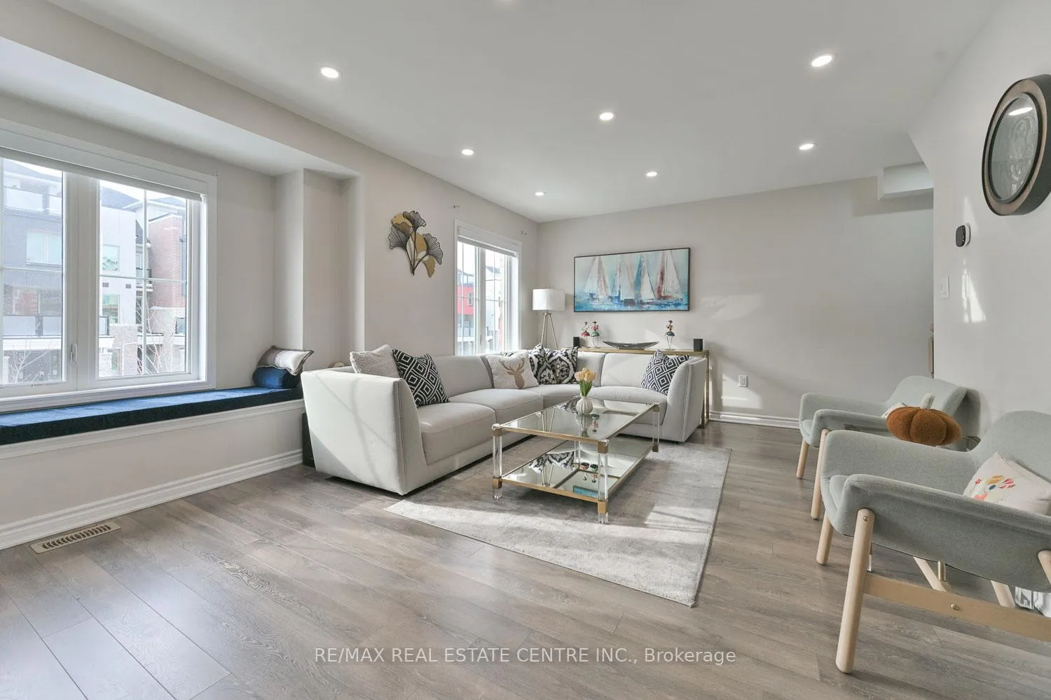 Photo 9 of 2785 Sapphire Drive, Pickering, Rural Pickering — HOMEH