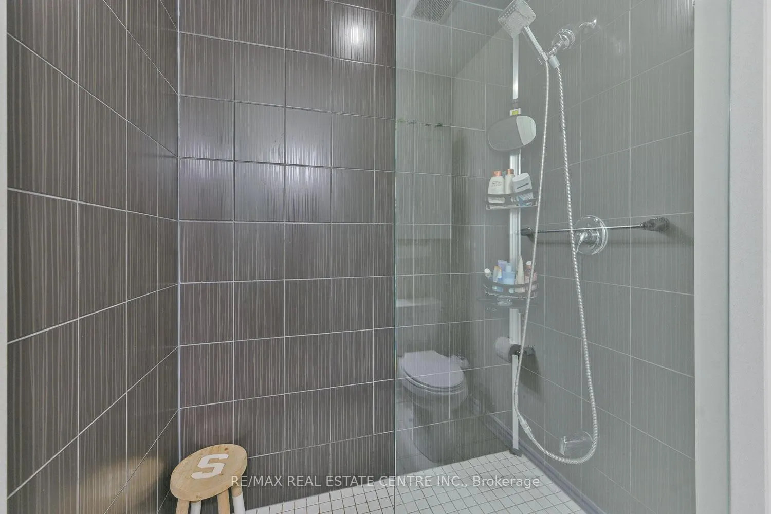 Photo 26 of 2785 Sapphire Drive, Pickering, Rural Pickering — HOMEH