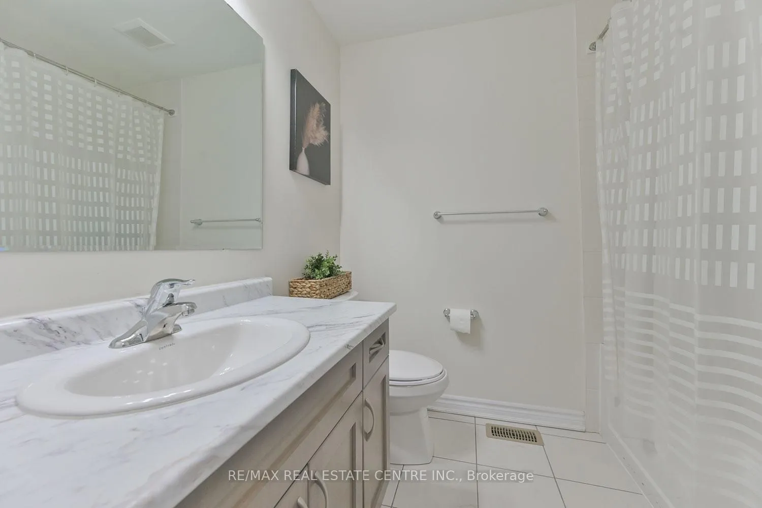 Photo 31 of 2785 Sapphire Drive, Pickering, Rural Pickering — HOMEH
