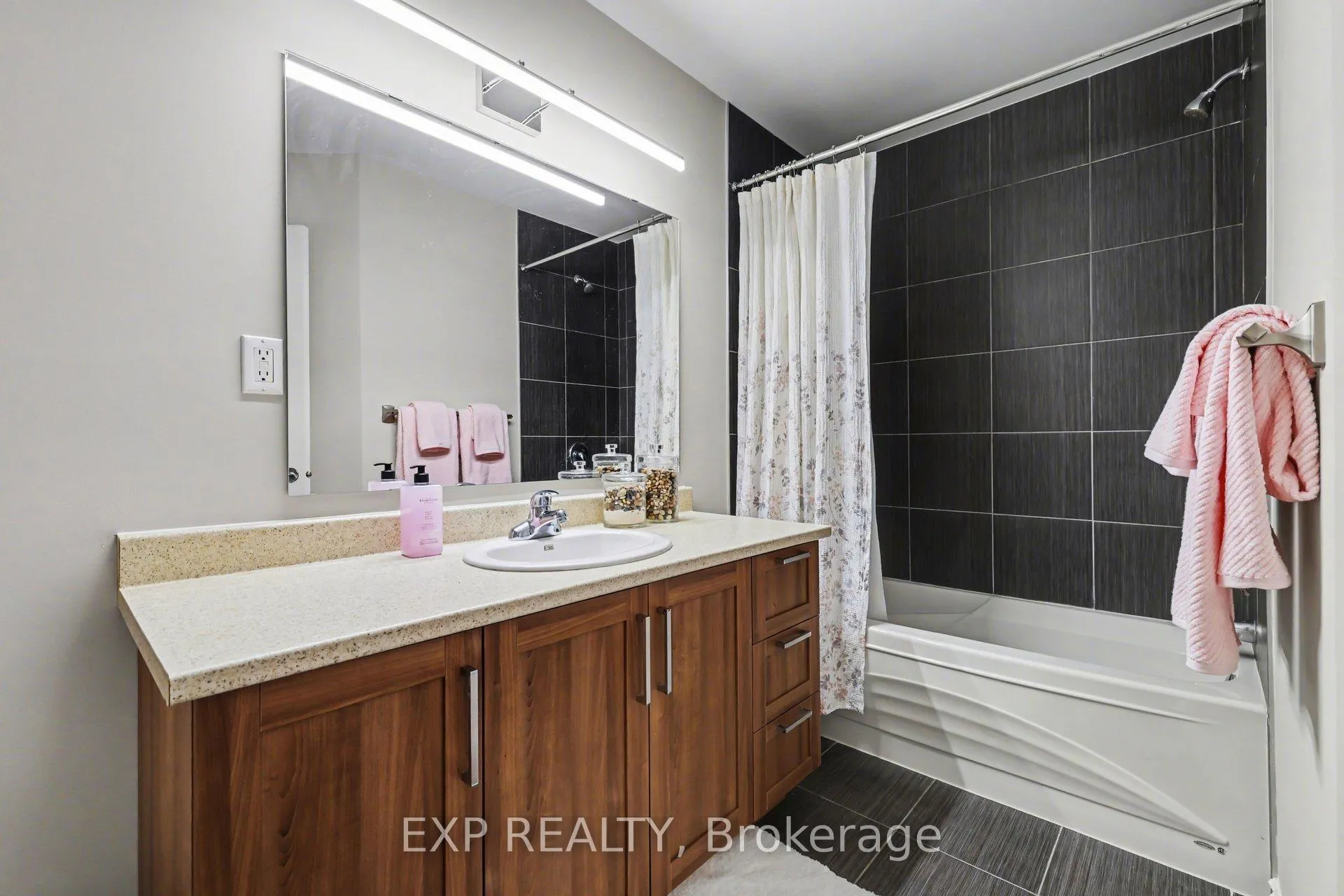 Photo 28 of 159 Loreka Court, Ottawa, Stittsville (North) — HOMEH