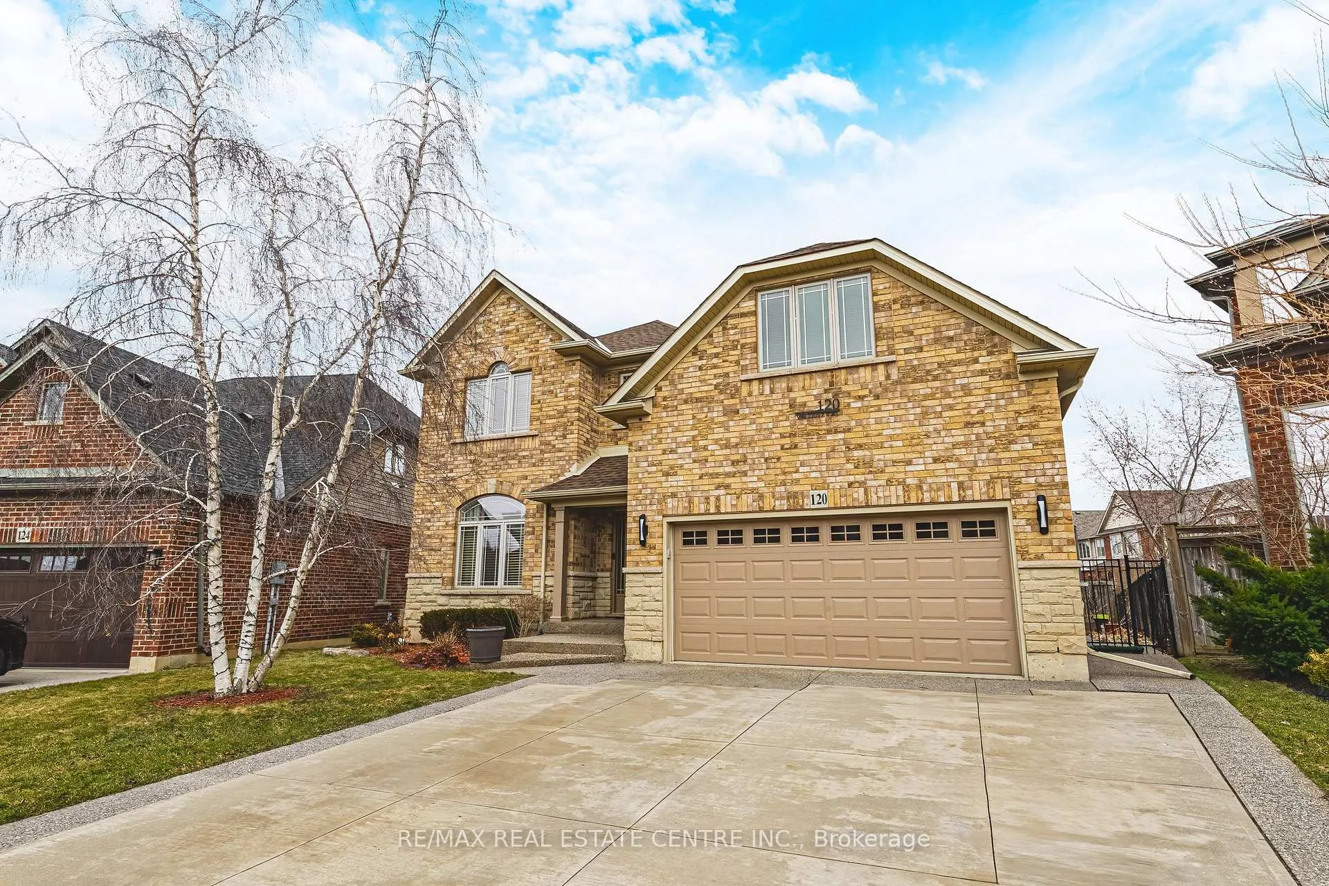 Photo 2 of 120 Valiant Circle, Hamilton, Binbrook — HOMEH