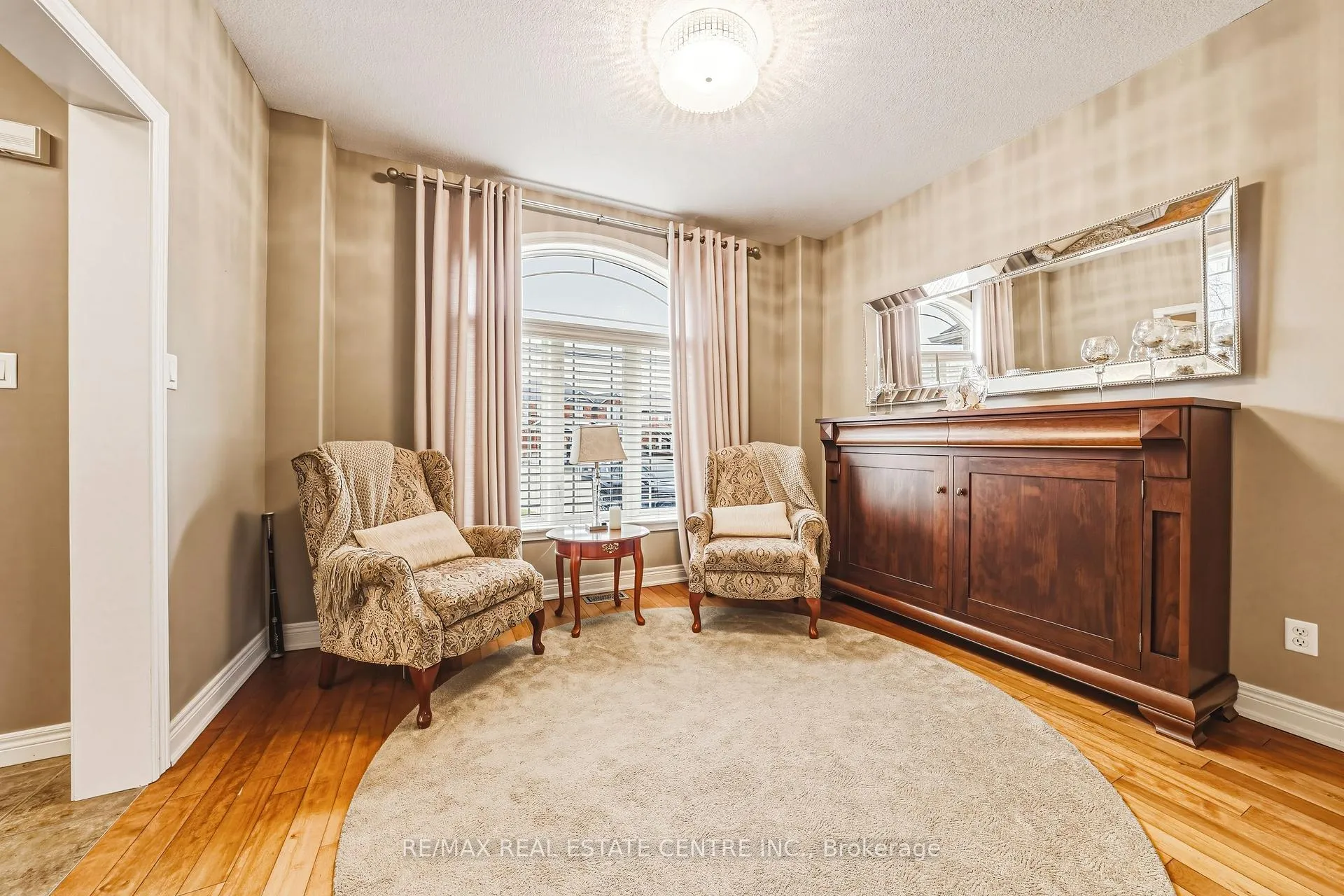 Photo 6 of 120 Valiant Circle, Hamilton, Binbrook — HOMEH