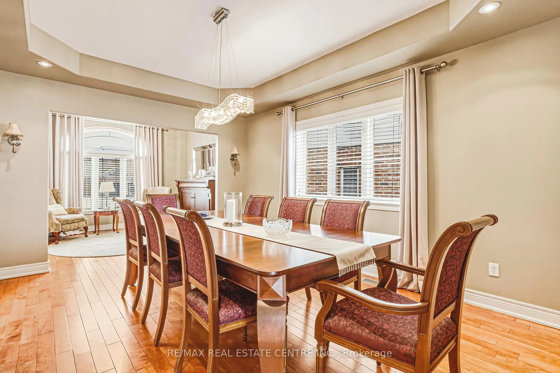 Photo 7 of 120 Valiant Circle, Hamilton, Binbrook — HOMEH