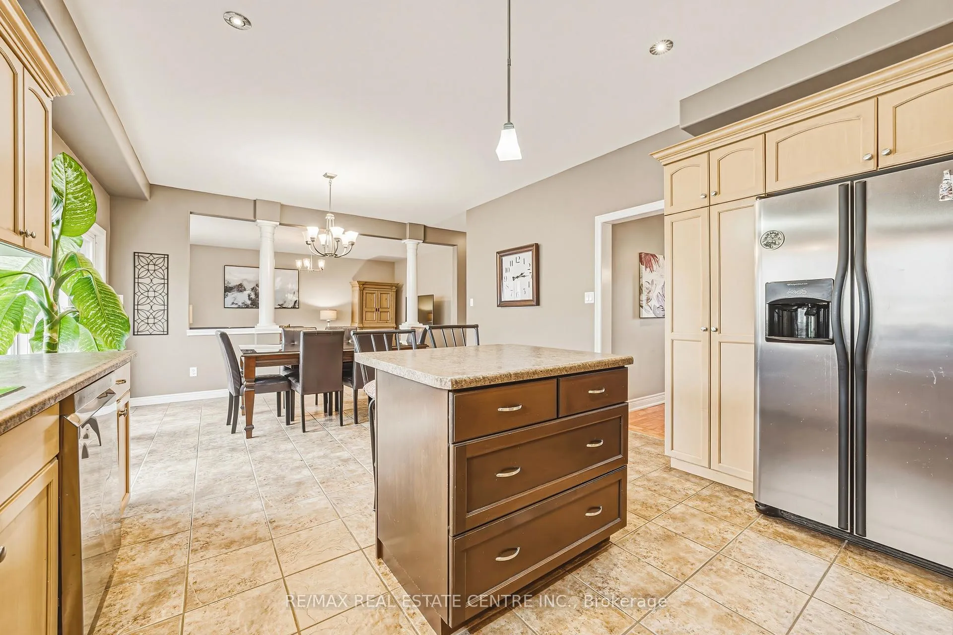 Photo 12 of 120 Valiant Circle, Hamilton, Binbrook — HOMEH