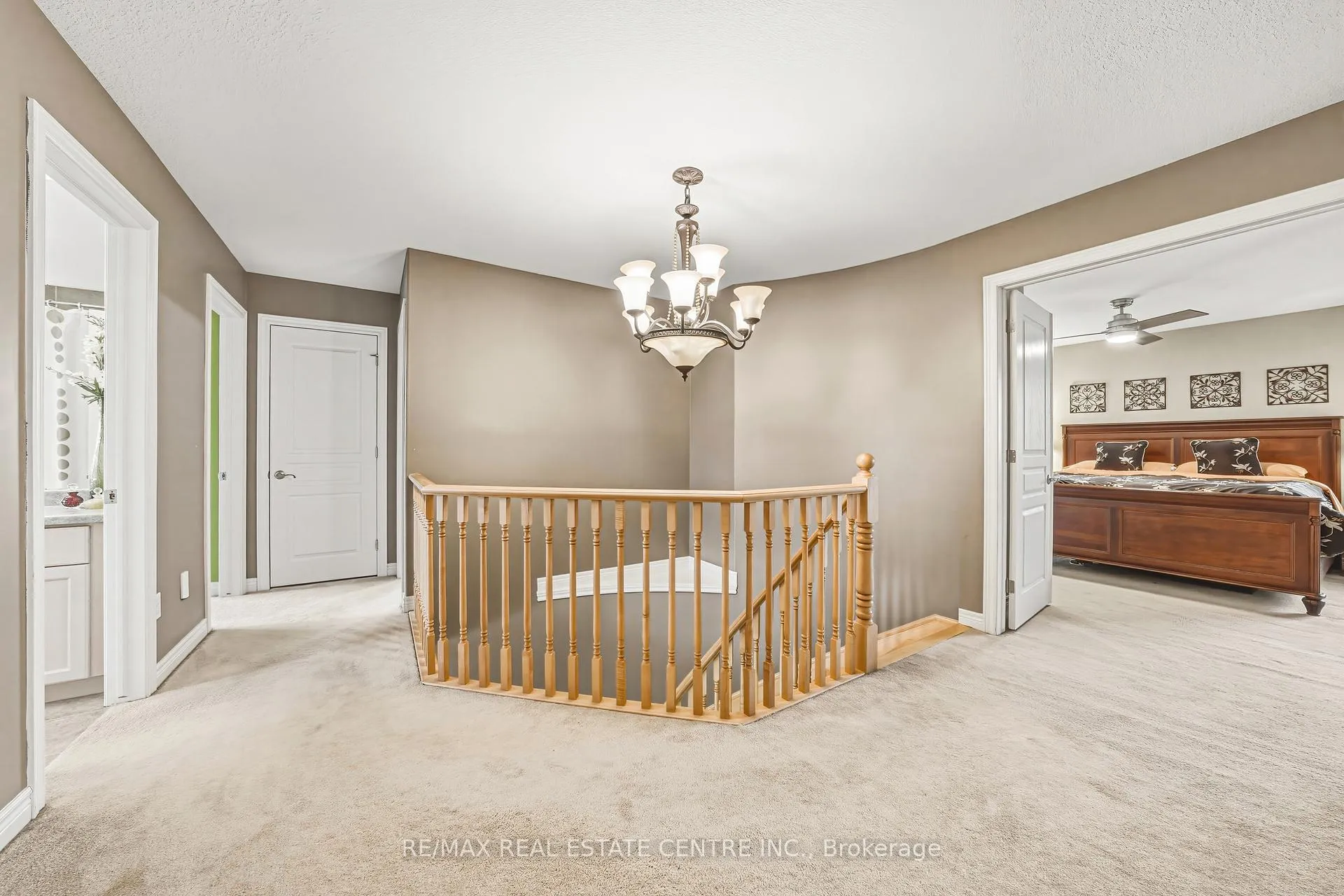 Photo 21 of 120 Valiant Circle, Hamilton, Binbrook — HOMEH