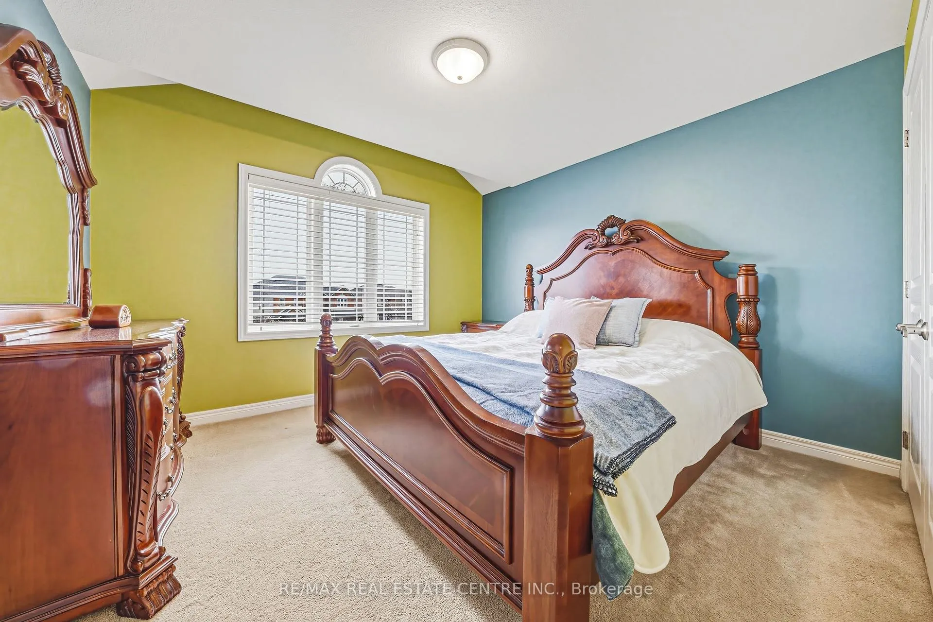 Photo 28 of 120 Valiant Circle, Hamilton, Binbrook — HOMEH