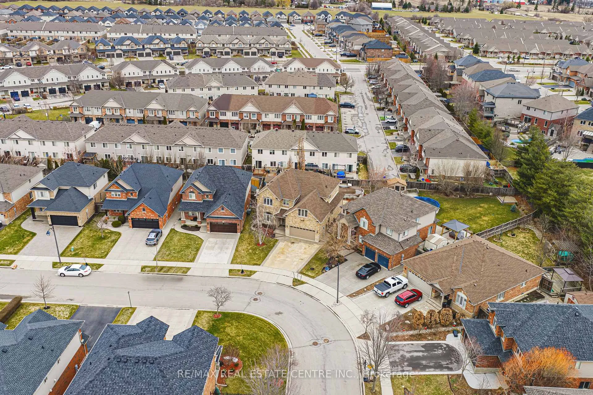 Photo 44 of 120 Valiant Circle, Hamilton, Binbrook — HOMEH