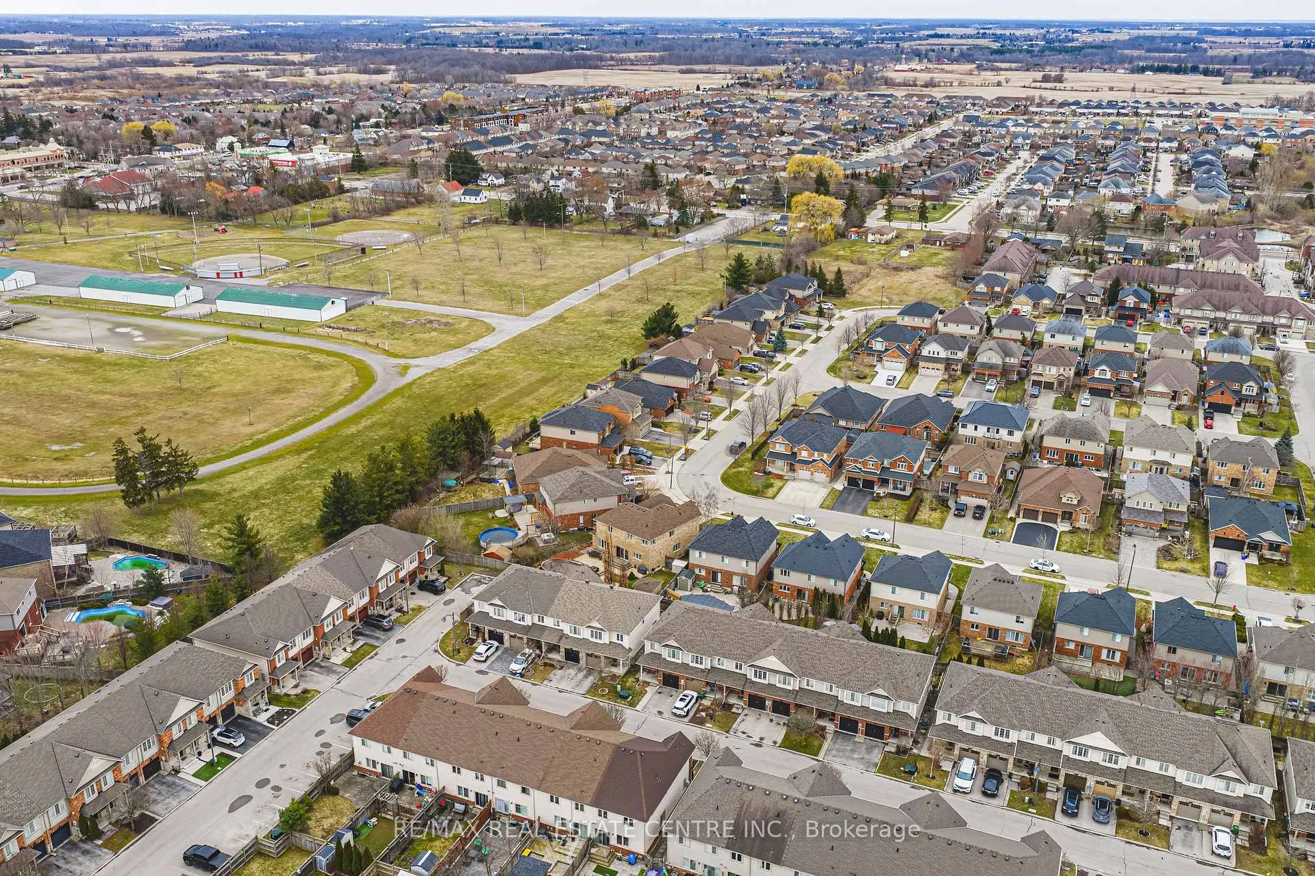 Photo 46 of 120 Valiant Circle, Hamilton, Binbrook — HOMEH