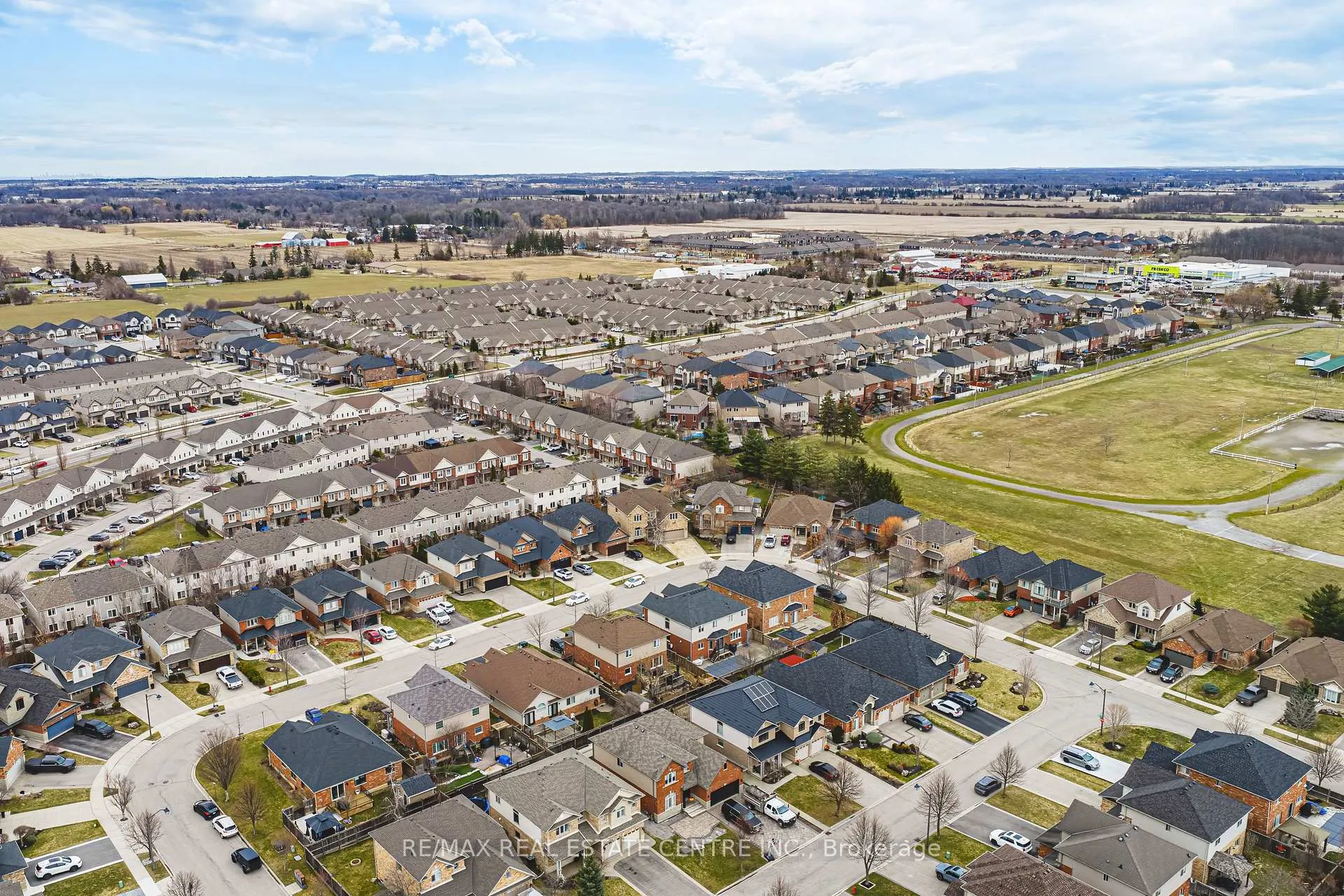 Photo 47 of 120 Valiant Circle, Hamilton, Binbrook — HOMEH
