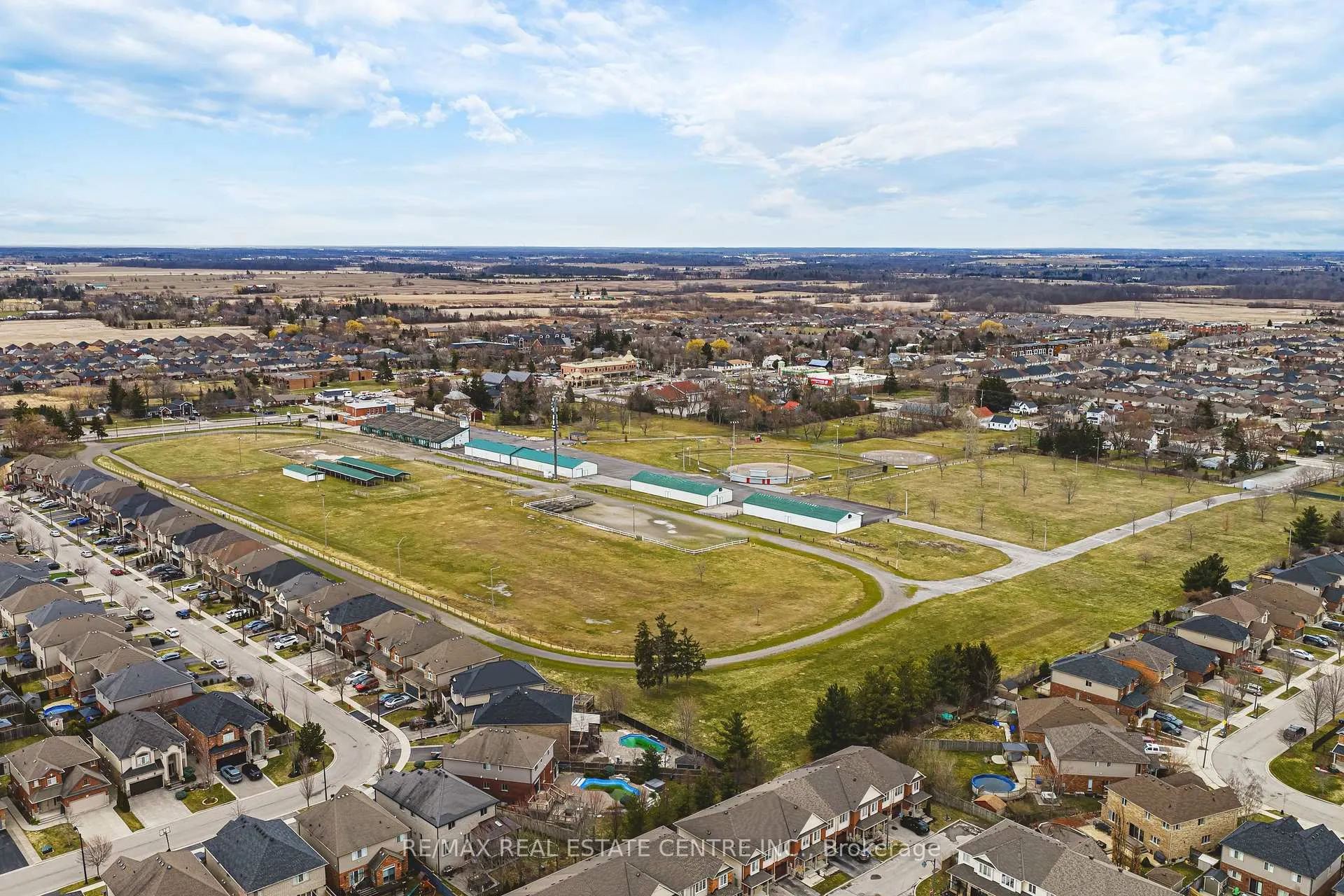 Photo 48 of 120 Valiant Circle, Hamilton, Binbrook — HOMEH