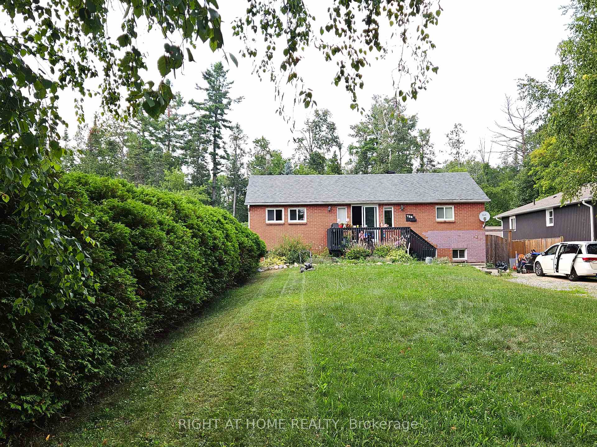 Photo 1 of 736 Pine Grove Avenue, Innisfil, Rural Innisfil — HOMEH