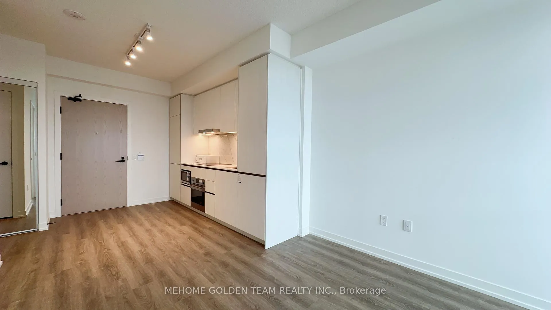 Photo 5 of Unit 3505, 8 Interchange Way, Vaughan, Vaughan Corporate Centre — HOMEH